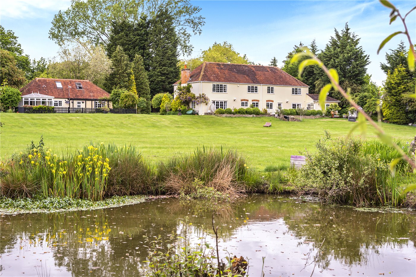 Farnham Road, Holt Pound, Farnham, GU10